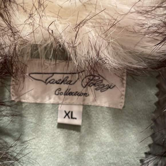 Faux fur vest - Picture 4 of 6